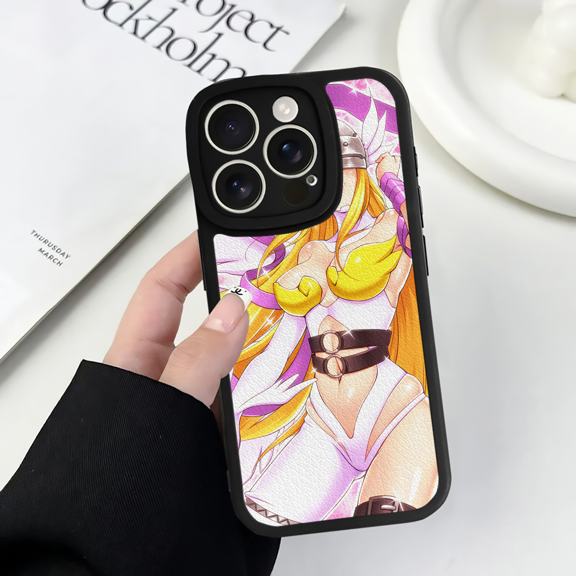 （画像用） Digimon デジタルモンスター/デジモン 【iPhone 16シリーズ対応】シリコンスマホケース（レザー調） 材質：シリコン